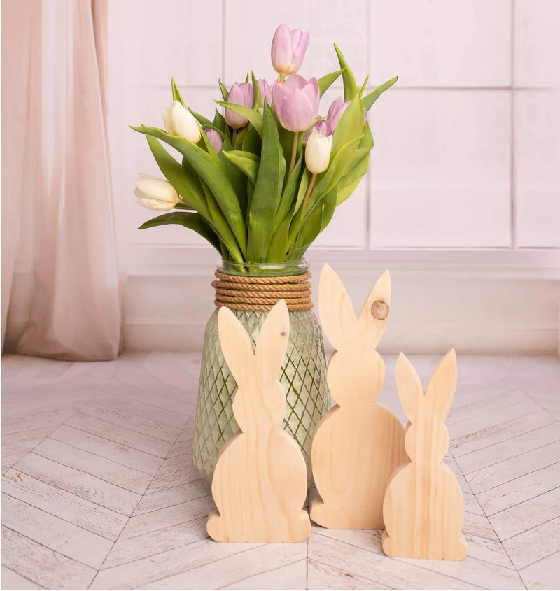 Hase aus Holz in verschiedenen Größen