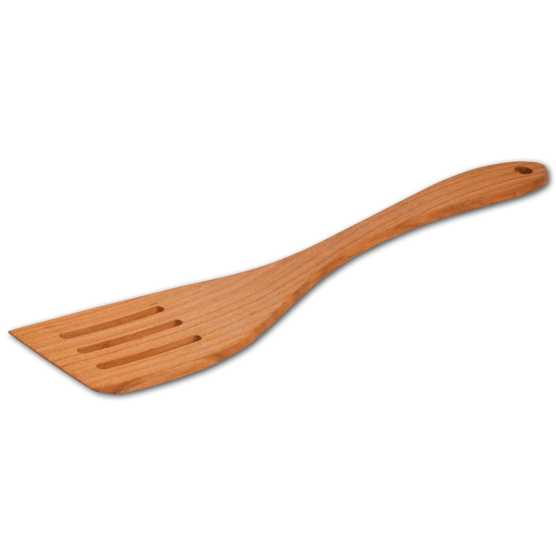 Pfannenwender mit Schlitzen aus Kirschholz