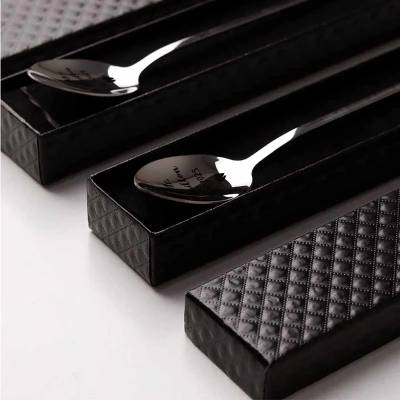 Geschenkbox für Müslilöffel, Dessertlöffel & Kaffeelöffel - 21 x 4 x 2.2 cm - Schwarzfarben - Verpackung für Geschenke für Familie, Partner & Paare