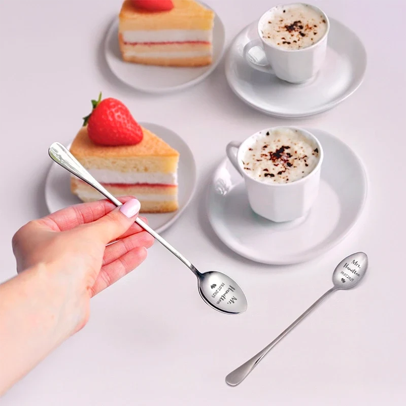 Dessertlöffel mit Gravur zur Hochzeit - 2er‑Set Kaffeelöffel Personalisiert als Geschenke - Mr & Mrs | Edelstahl - Hochzeitsgeschenk für Brautpaare