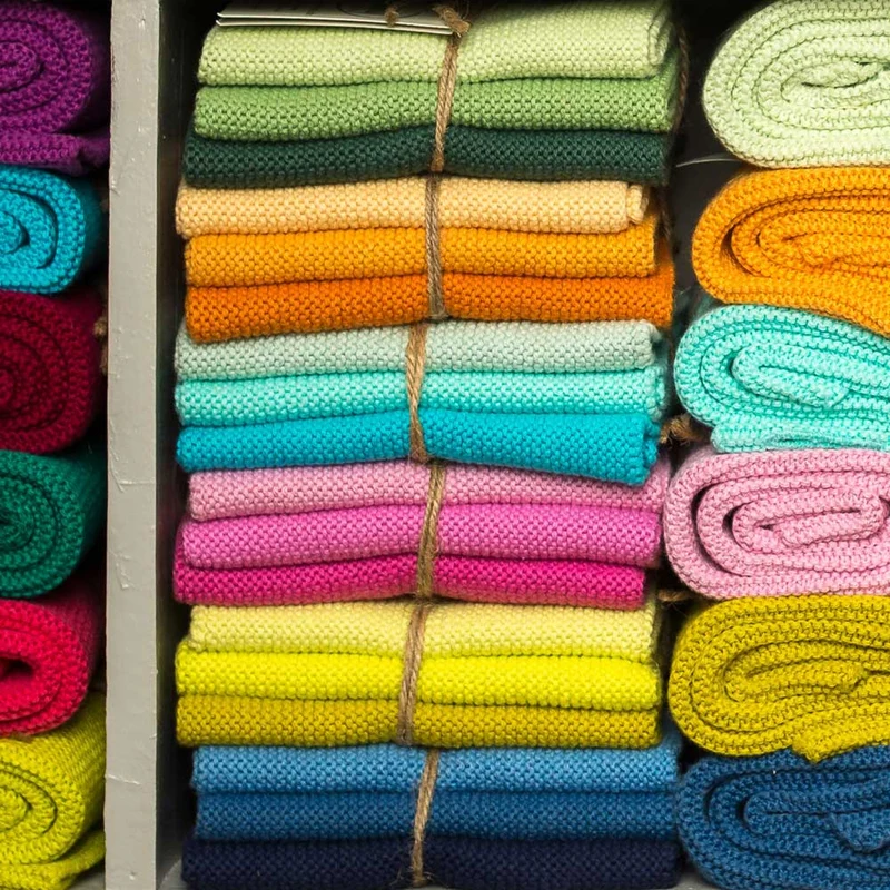 Gestrickte Spültücher/ Wischtücher aus Baumwolle in verschiedenen Farben