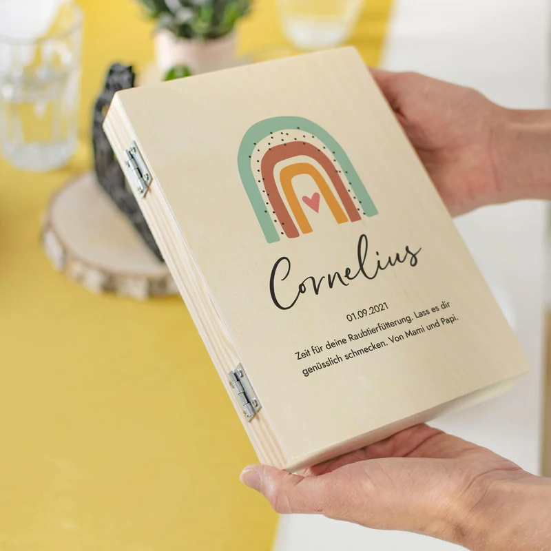 Kinderbesteck personalisiert mit Namen - Besteckset Regenbogen Motiv | Taufgeschenk für Kinder - Geschenk zur Taufe für Jungs & Mädchen, natur Kiste