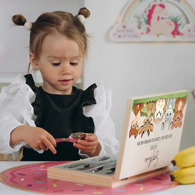 Kinderbesteck personalisiert mit Namen - Besteckset Waldtiere Motiv | Taufgeschenk für Kinder - Geschenk zur Taufe für Jungs & Mädchen, natur Kiste