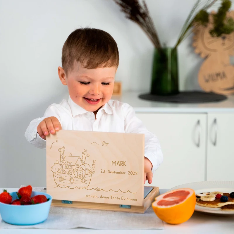 Kinderbesteck mit Namensgravur - Arche Noah Motiv - Besteck mit Namen | Taufgeschenk für Kinder - Geschenk zur Taufe für Jungs & Mädchen, natur Kiste