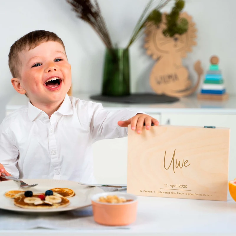 Kinderbesteck mit Namensgravur - Wunschname Gravur - Besteck mit Namen | Taufgeschenk für Kinder - Geschenk zur Taufe für Jungs & Mädchen, natur Kiste