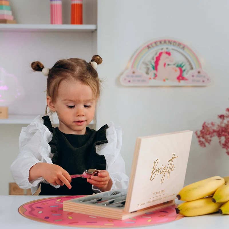 Kinderbesteck mit Namensgravur - Wunschname Gravur - Besteck mit Namen | Taufgeschenk für Kinder - Geschenk zur Taufe für Jungs & Mädchen, natur Kiste