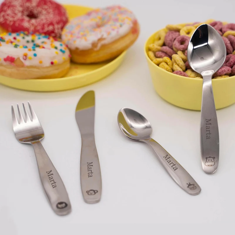 Personalisiertes 4-dinge Kinderbesteck mit Gravur - Dschungel Motiv
