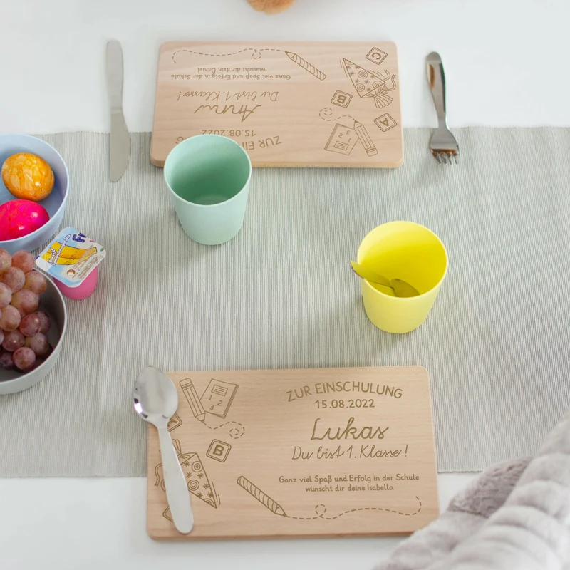 Frühstücksbrettchen für Kinder mit Gravur - Personalisiert mit Namen - Schultüte | Holz Brettchen, Natur, FSC® - Geschenk zur Einschulung Erstklässler