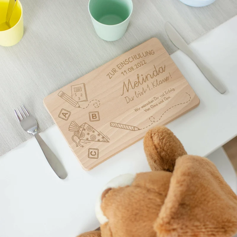 Frühstücksbrettchen für Kinder mit Gravur - Personalisiert mit Namen - Schultüte | Holz Brettchen, Natur, FSC® - Geschenk zur Einschulung Erstklässler