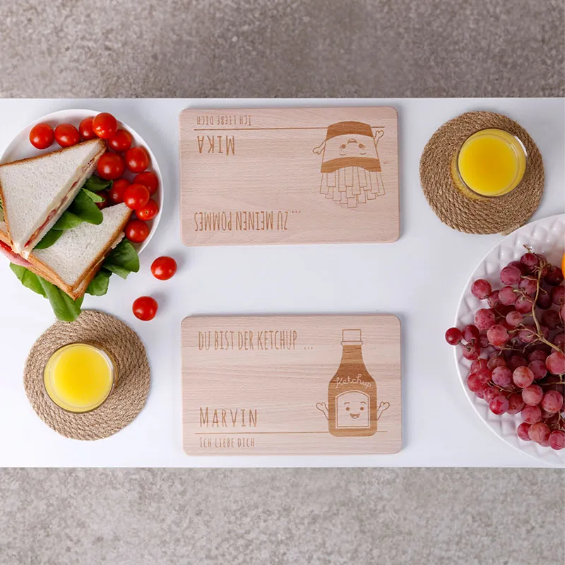Frühstücksbrettchen mit Gravur Personalisiert - Gravur mit Namen - 2er-Set Pommes & Ketchup | Romantisches Geschenk für sie und ihn - FSC®