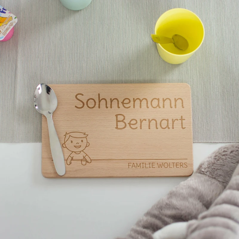 Frühstücksbrettchen für Kinder mit Gravur - Personalisiert mit Namen - Kleiner Sohn "Unsere Familie" | Holz, Natur, FSC® - Geschenk von Eltern