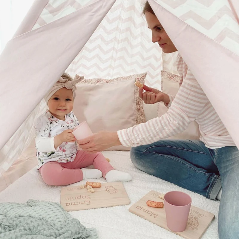 Frühstücksbrettchen für Kinder mit Gravur - Personalisiert mit Namen - Kleine Tochter "Unsere Familie" | Holz, Natur, FSC® - Geschenk von Eltern