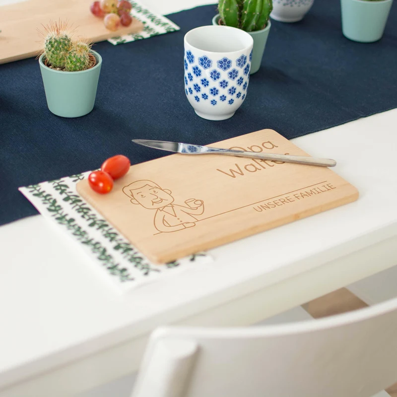 Frühstücksbrettchen mit Gravur - Personalisiert mit Namen - Großvater "Unsere Familie" | Holz, Natur FSC® - Geschenk für Opa zum Geburtstag