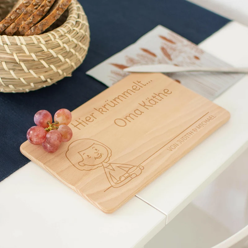 Frühstücksbrettchen mit Gravur - Personalisiert mit Namen - Großmutter "Unsere Familie" | Holz, Natur, FSC® - Geschenk für Oma zum Geburtstag