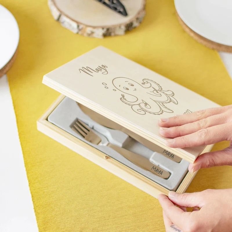 Kinderbesteck mit Namensgravur - Oktopus Motiv - Besteck mit Namen | Taufgeschenk für Kinder - Geschenk zur Taufe für Jungs & Mädchen, inkl. Kiste