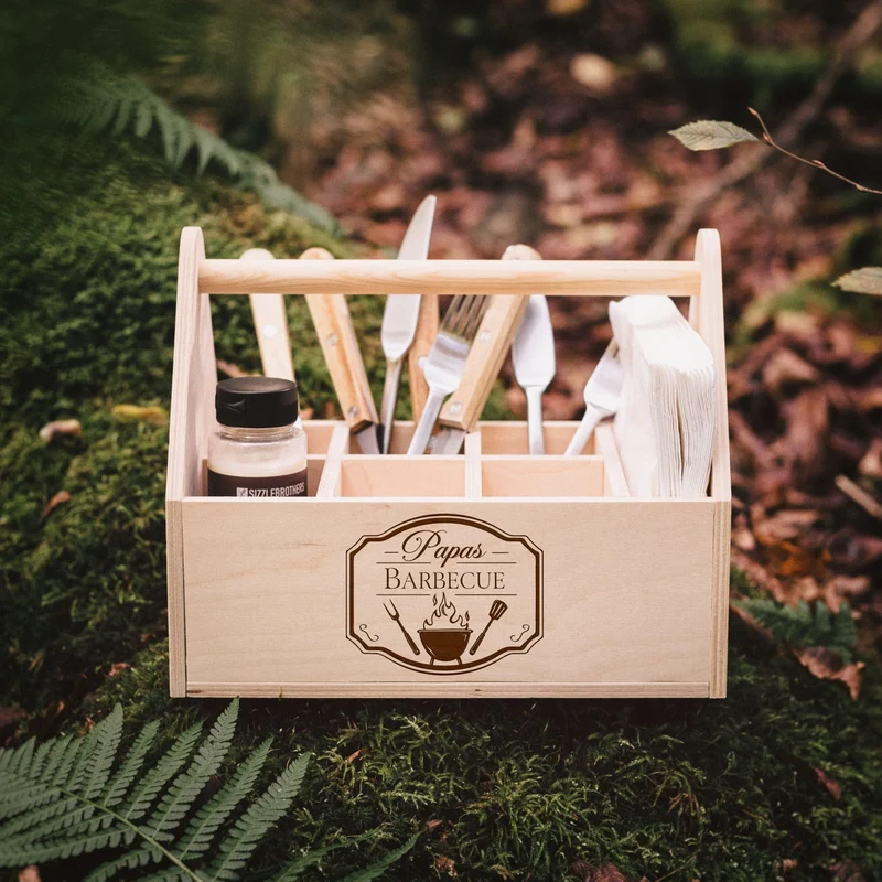 Grill-Caddy aus Holz - Papas Barbecue