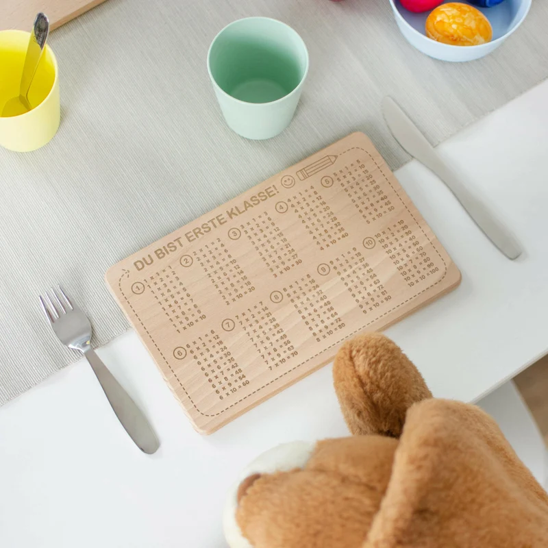 Frühstücksbrettchen für Kinder 1 x 1 - 24 x 15cm, Holz natur FSC® - Geschenk für Grundschule | Einmaleins Brettchen - Geschenk zur Einschulung