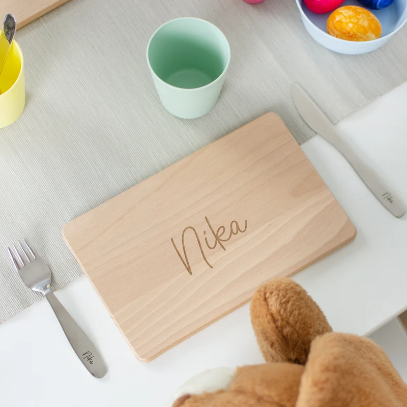 Frühstücksbrettchen mit Gravur - Personalisiert mit Wunschtext - Gravur mit Namen - Geschenk für Erwachsene & Kinder zum Geburtstag & Namenstag - FSC®