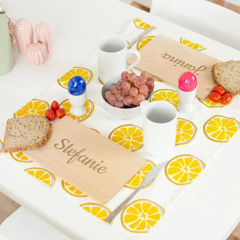 Frühstücksbrettchen mit Gravur - Personalisiert mit Wunschtext - Gravur mit Namen - Geschenk für Erwachsene & Kinder zum Geburtstag & Namenstag - FSC®