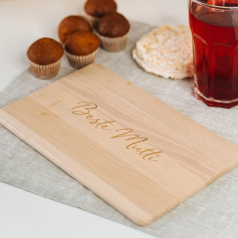 Frühstücksbrettchen mit Gravur - Personalisiert mit Wunschtext - Gravur mit Namen - Geschenk für Erwachsene & Kinder zum Geburtstag & Namenstag - FSC®