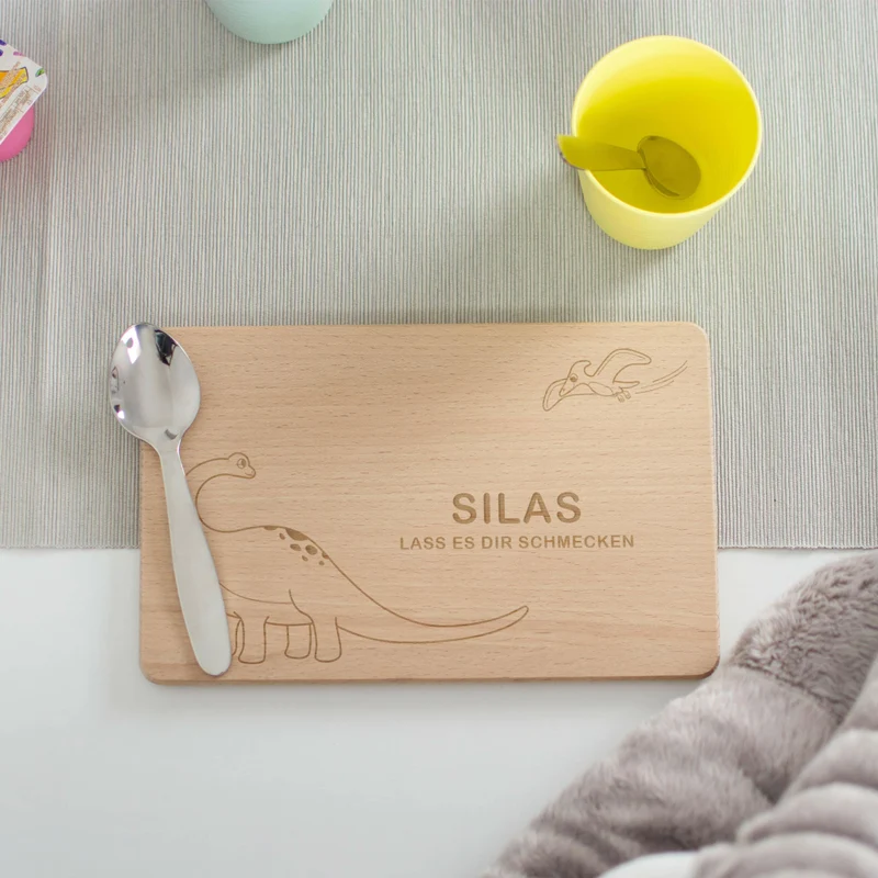 Frühstücksbrettchen für Kinder mit Gravur - Personalisiert mit Name - Dino Sauerer | Holz Brettchen, Natur, FSC® - Geschenk zum Geburtstag & Namenstag