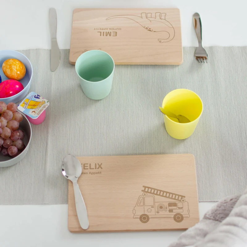 Frühstücksbrettchen für Kinder mit Gravur - Personalisiert mit Name - Dino Sauerer | Holz Brettchen, Natur, FSC® - Geschenk zum Geburtstag & Namenstag