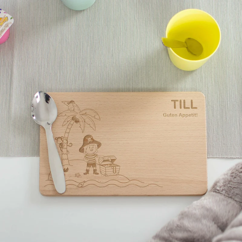 Frühstücksbrettchen für Kinder mit Gravur - Personalisiert mit Namen - Pirat | Holz Brettchen, Natur, FSC® - Geschenk zum Geburtstag & Namenstag