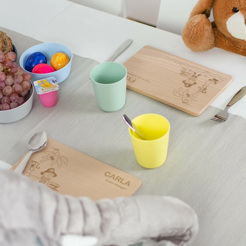 Frühstücksbrettchen für Kinder mit Gravur - Personalisiert mit Namen - Pirat | Holz Brettchen, Natur, FSC® - Geschenk zum Geburtstag & Namenstag