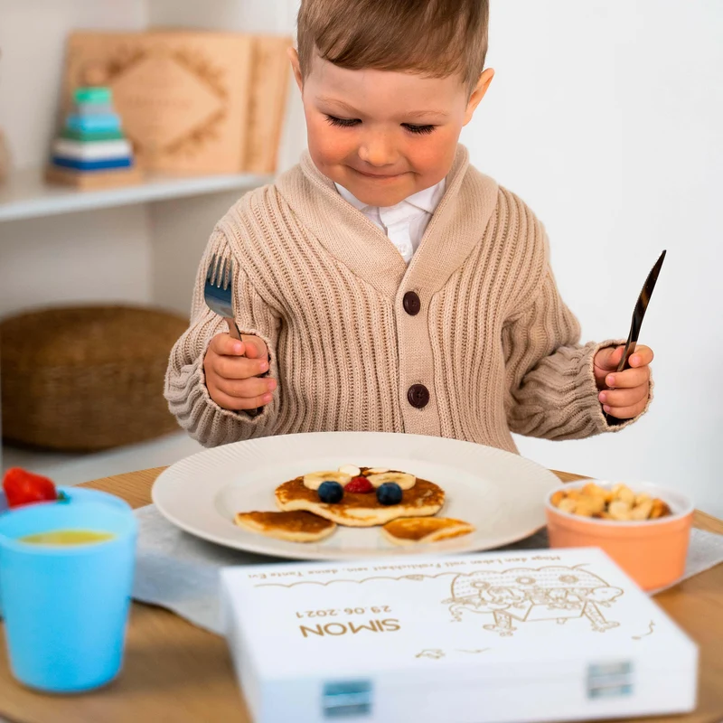 Kinderbesteck mit Namensgravur - Arche Noah Motiv - Besteck mit Namen | Taufgeschenk für Kinder - Geschenk zur Taufe für Jungs & Mädchen, weiß Kiste