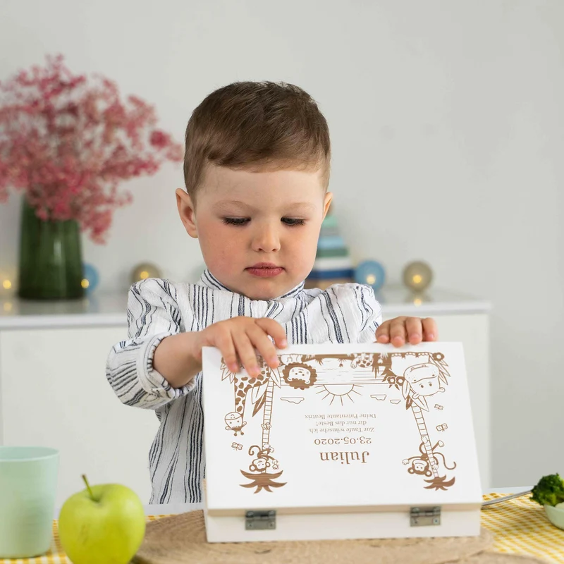 Kinderbesteck mit Namensgravur - Dschungel Gravur - Besteck mit Namen | Taufgeschenk für Kinder - Geschenk zur Taufe für Jungs & Mädchen, weiß Kiste