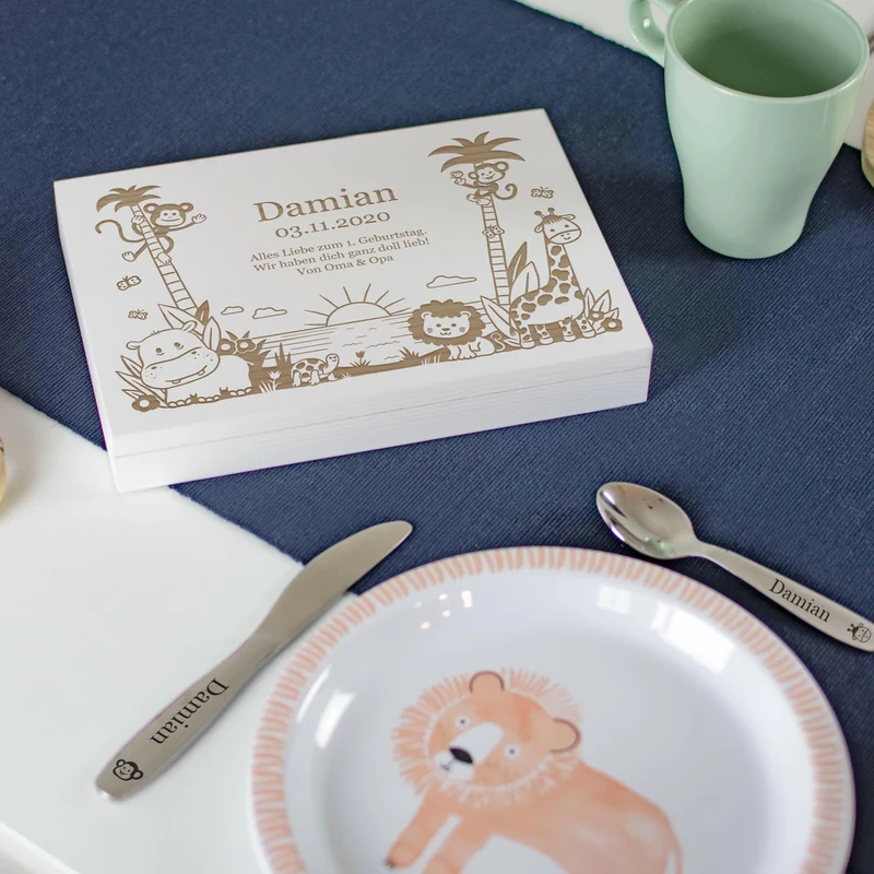 Kinderbesteck mit Namensgravur - Dschungel Gravur - Besteck mit Namen | Taufgeschenk für Kinder - Geschenk zur Taufe für Jungs & Mädchen, weiß Kiste
