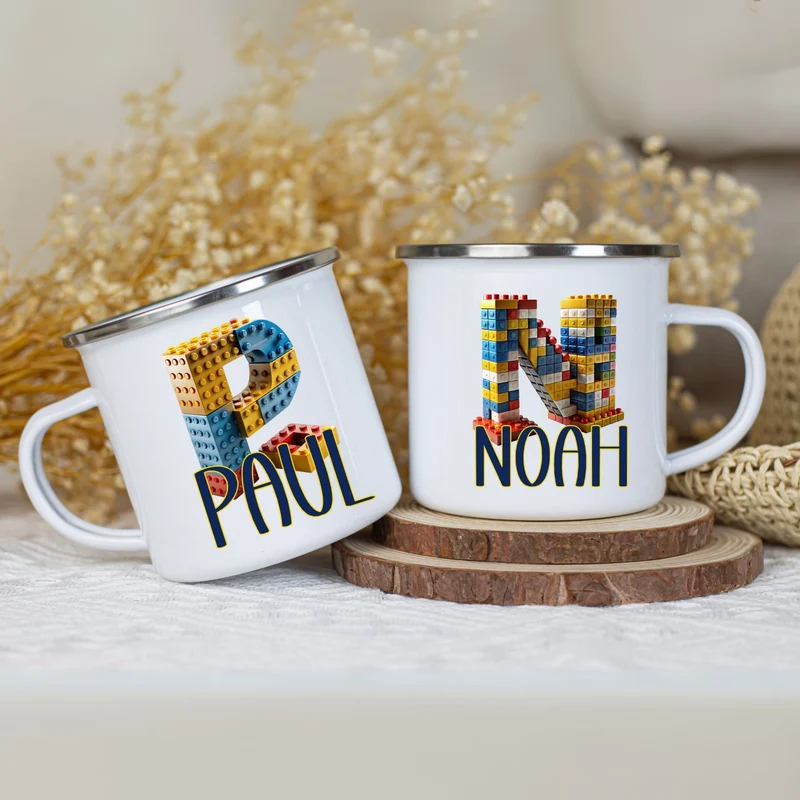 Personalisierte Emaille Tasse mit Namen Baustein Motiv