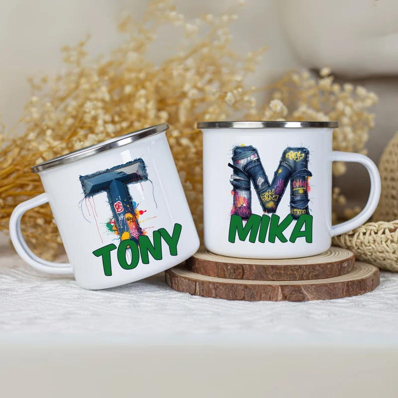Personalisierte Emaille Tasse mit Namen Graffiti Jeans Motiv