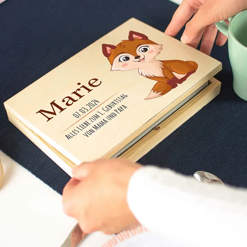 Kinderbesteck personalisiert mit Namen - Besteckset Fuchs Motiv | Taufgeschenk für Kinder - Geschenk zur Taufe für Jungs & Mädchen, natur Kiste