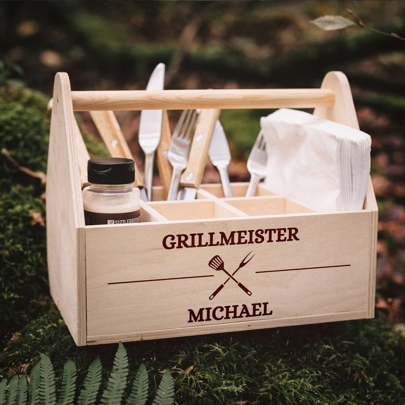 Grill-Caddy aus Holz - Grillmeister Wunschname Grillbesteck
