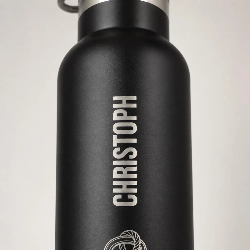 Personalisierte Thermoflasche mit Namen – Edelstahl Isolierflasche mit Gravur