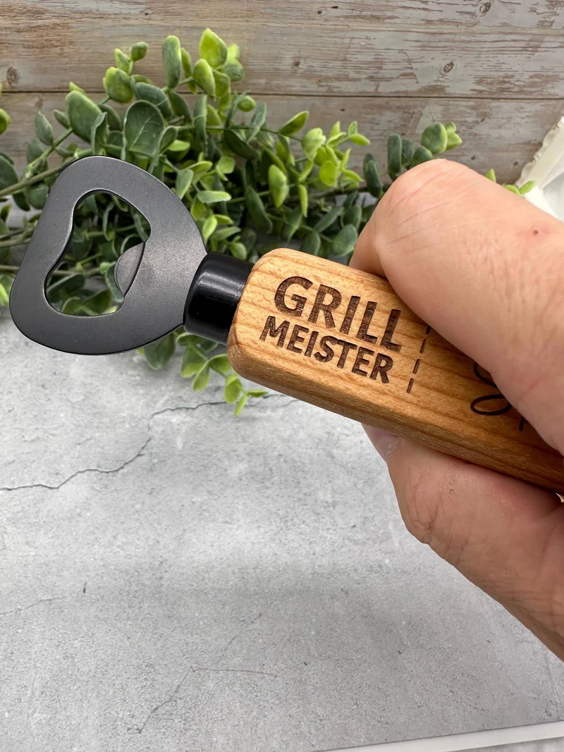 Flaschenöffner Grillmeister mit Namen
