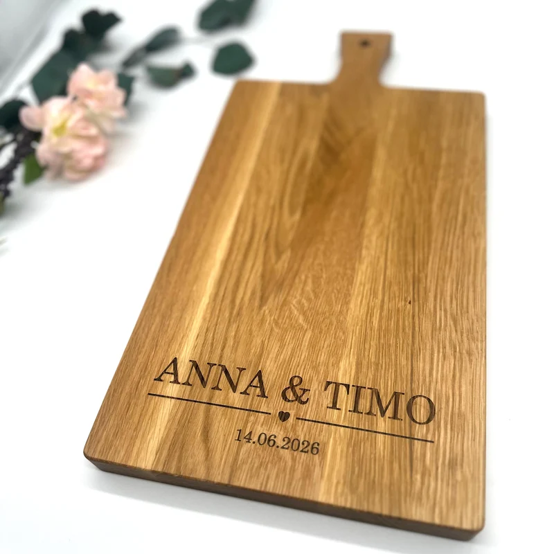 Personalisiertes Schneidebrett Eiche – Hochzeitsgeschenk mit Gravur Name & Datum