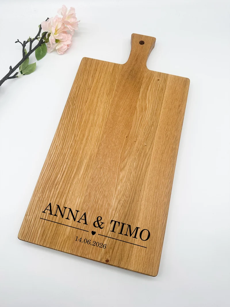 Personalisiertes Schneidebrett Eiche – Hochzeitsgeschenk mit Gravur Name & Datum