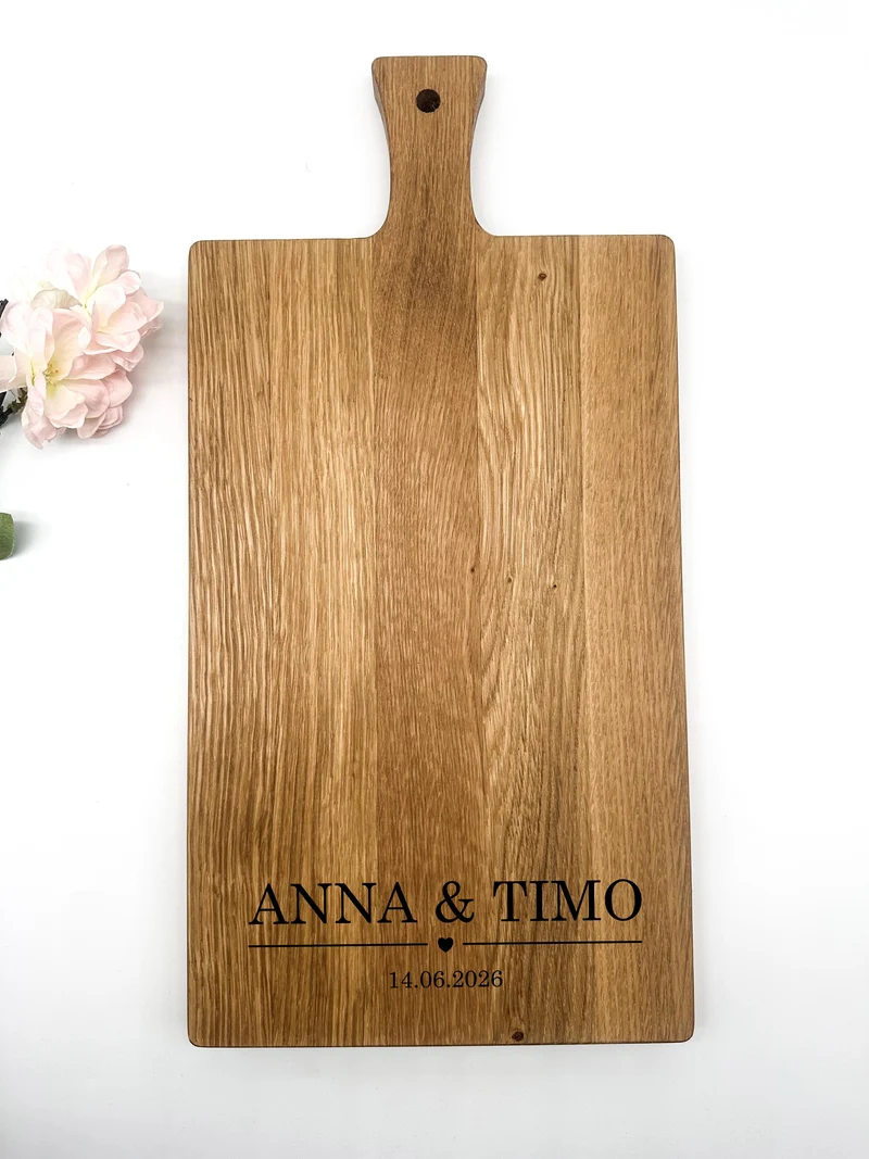 Personalisiertes Schneidebrett Eiche – Hochzeitsgeschenk mit Gravur Name & Datum