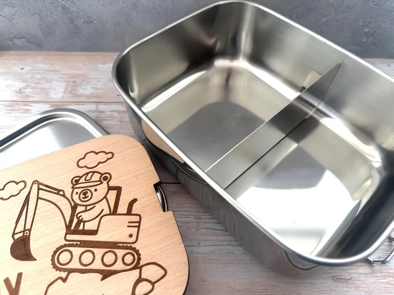 Personalisierte Brotdose Edelstahl mit Namen, Bagger-Bärenmotiv, wasserdicht, BPA-frei, mit Trennsteg & Schneidebrett, Geschenk für Kinder