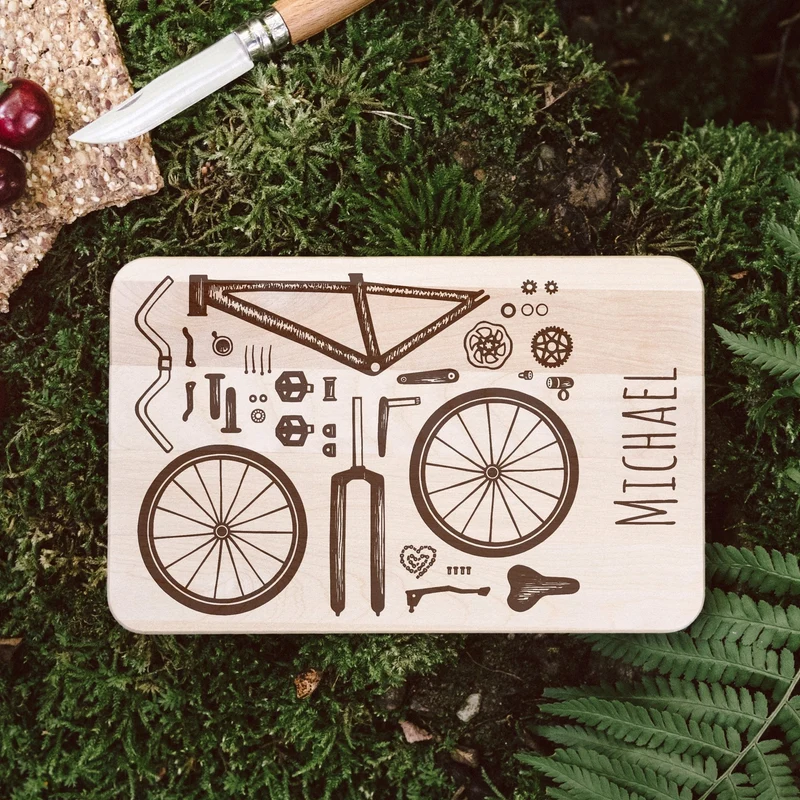 Frühstücksbrett Holz - Fahrradteile + Wunschname