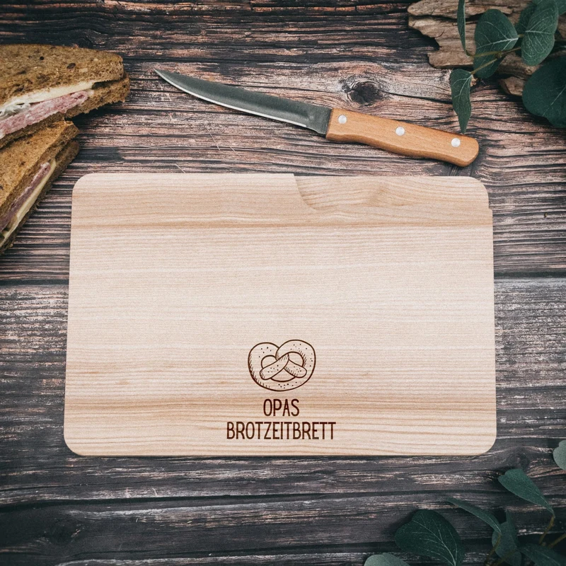 Brotzeitbrett mit Messer - Brezel