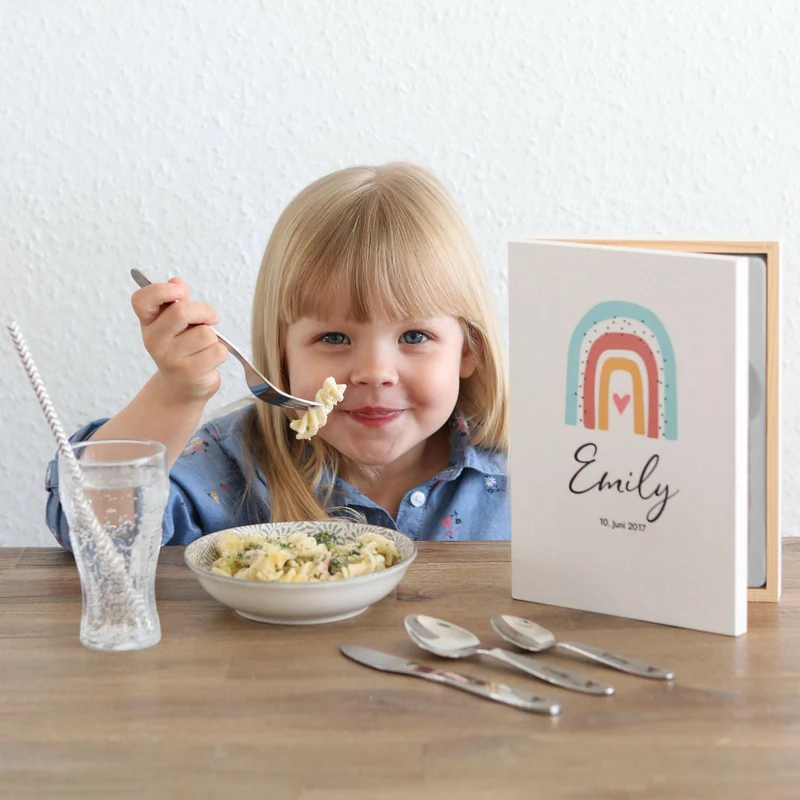 Kinderbesteck personalisiert mit Namen - Besteckset Regenbogen Motiv | Taufgeschenk für Kinder - Geschenk zur Taufe für Jungs & Mädchen, weiß Kiste