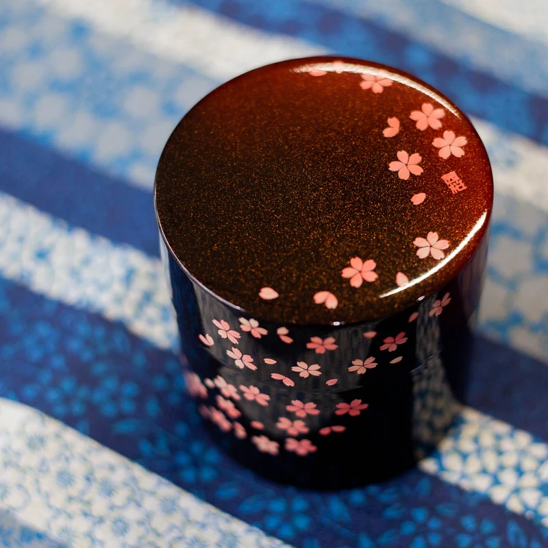 Sakura Petals Tea Canister (350mL)