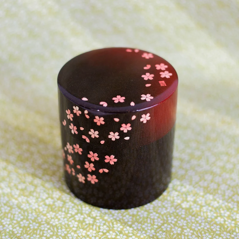 Sakura Petals Tea Canister (350mL)