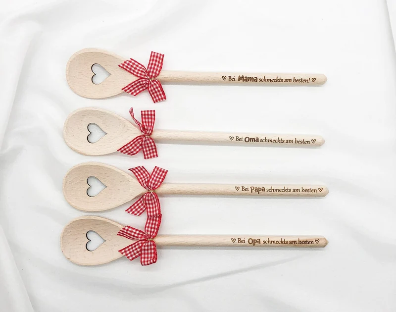 Kochlöffel mit Gravur – „Bei Mama schmeckt’s am besten“ – Geschenk für Mama – Muttertagsgeschenk – Küchenhelfer mit Spruch