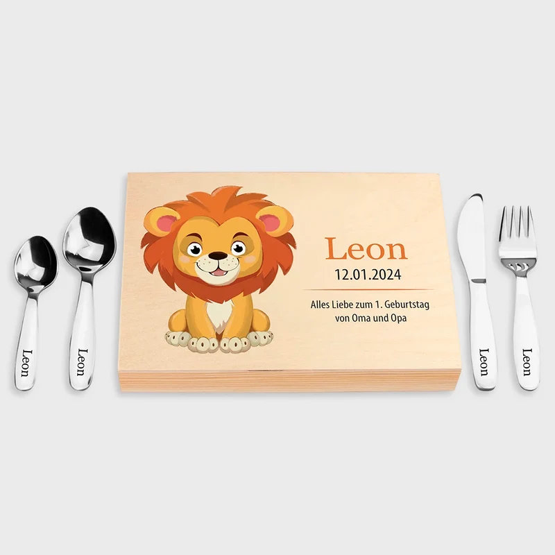 Kinderbesteck personalisiert mit Namen - Besteckset Löwe Motiv | Taufgeschenk für Kinder - Geschenk zur Taufe für Jungs & Mädchen, natur Kiste