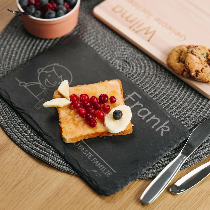 Frühstücksbrettchen für Kinder mit Gravur - Personalisiert mit Namen - Mittlerer Sohn "Unsere Familie" | Schieferstein - Geschenk von Eltern