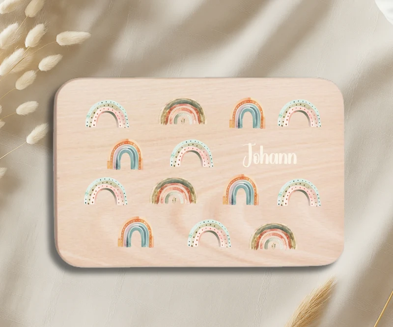 Personalisiertes Holzbrettchen Kinder – Regenbogen Motiv mit Name